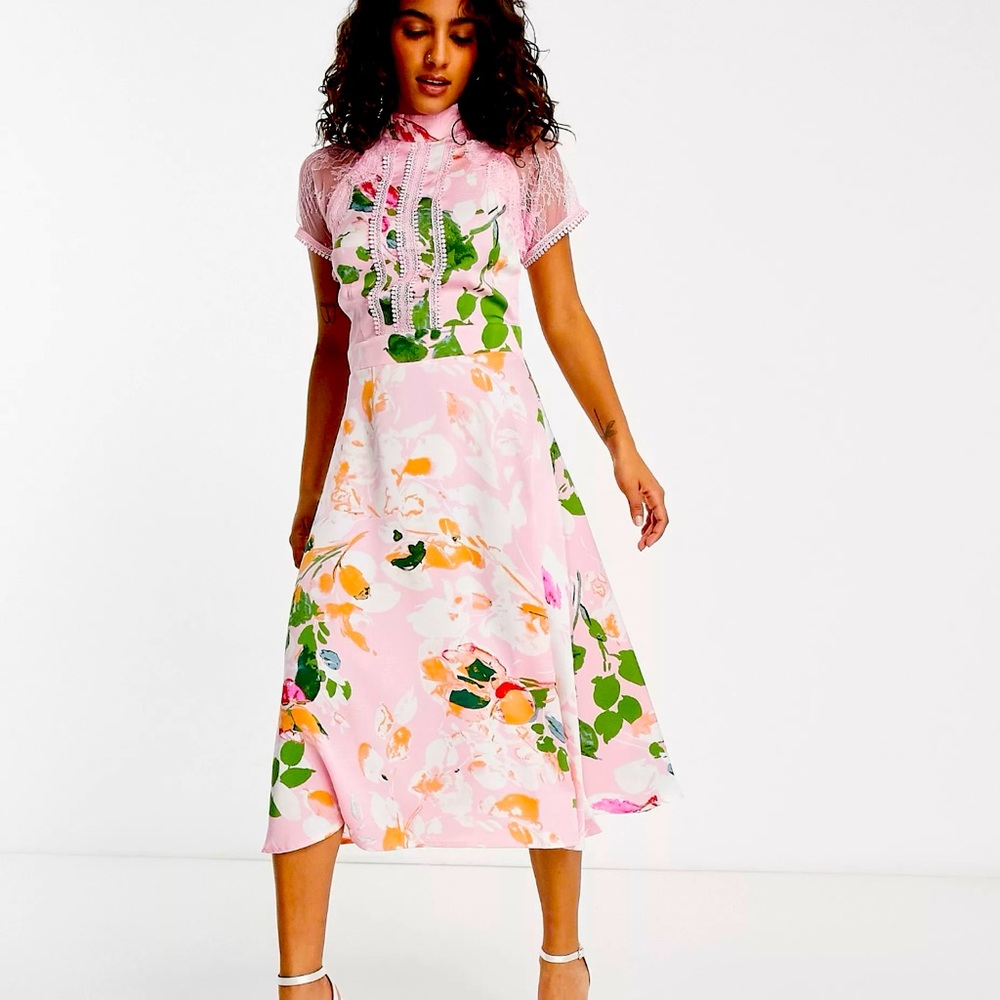 NWT GORGEOUS FLORAL DRESS